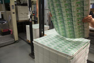 Tryckning av sedlar, luftning av ark