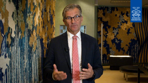 Riksbankschefen: Använd kontanter av beredskapsskäl