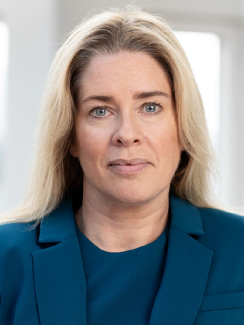 Aino Bunge, first deputy governor